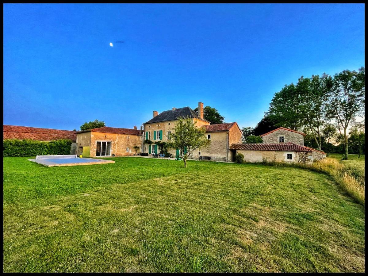 Les Maisons Du Bonheur Bed & Breakfast Chateau-Garnier Exterior photo
